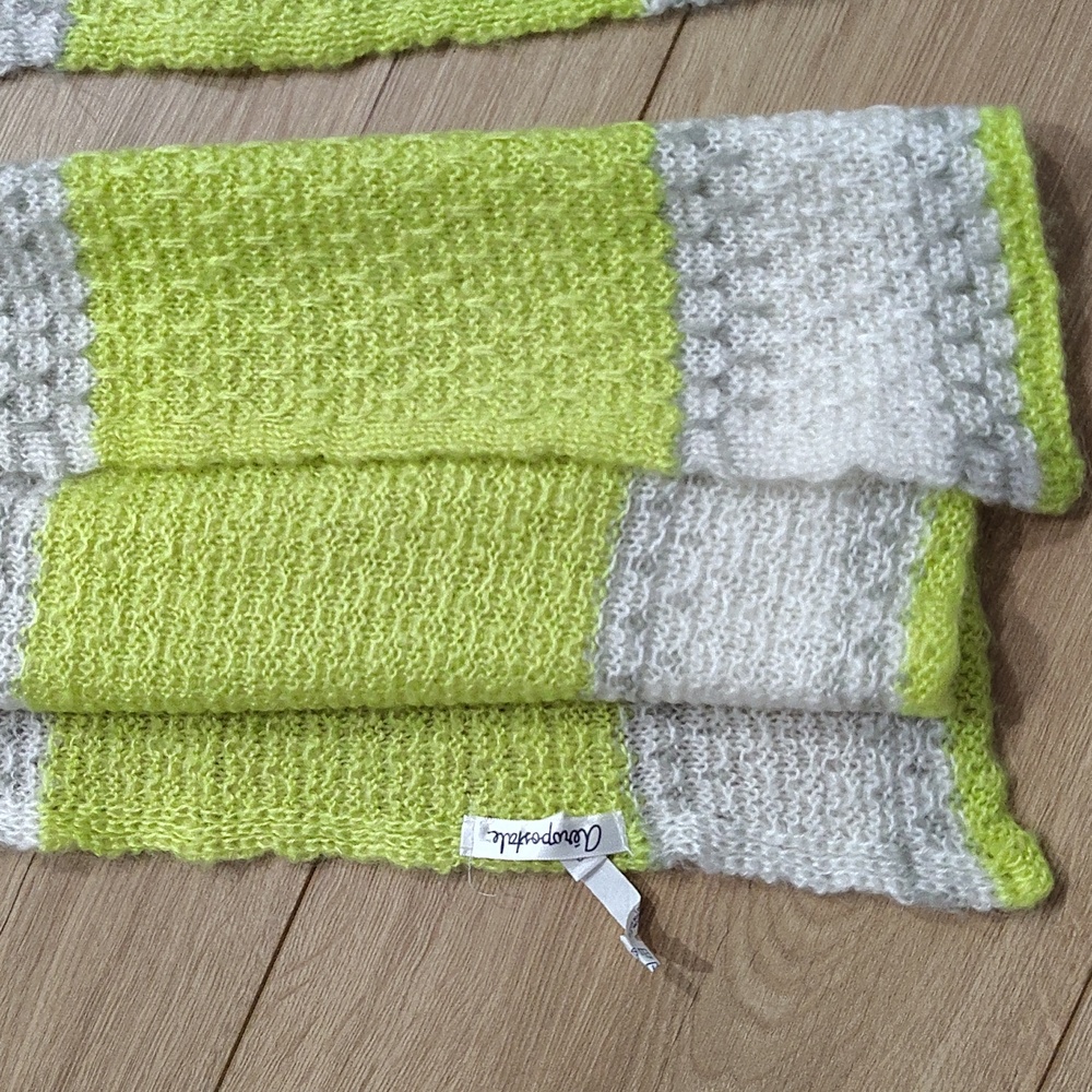 Aeropostale Ladies Winter/Fall Scarf, Neon and Gray, One Size Fits All - Picture 3 of 6